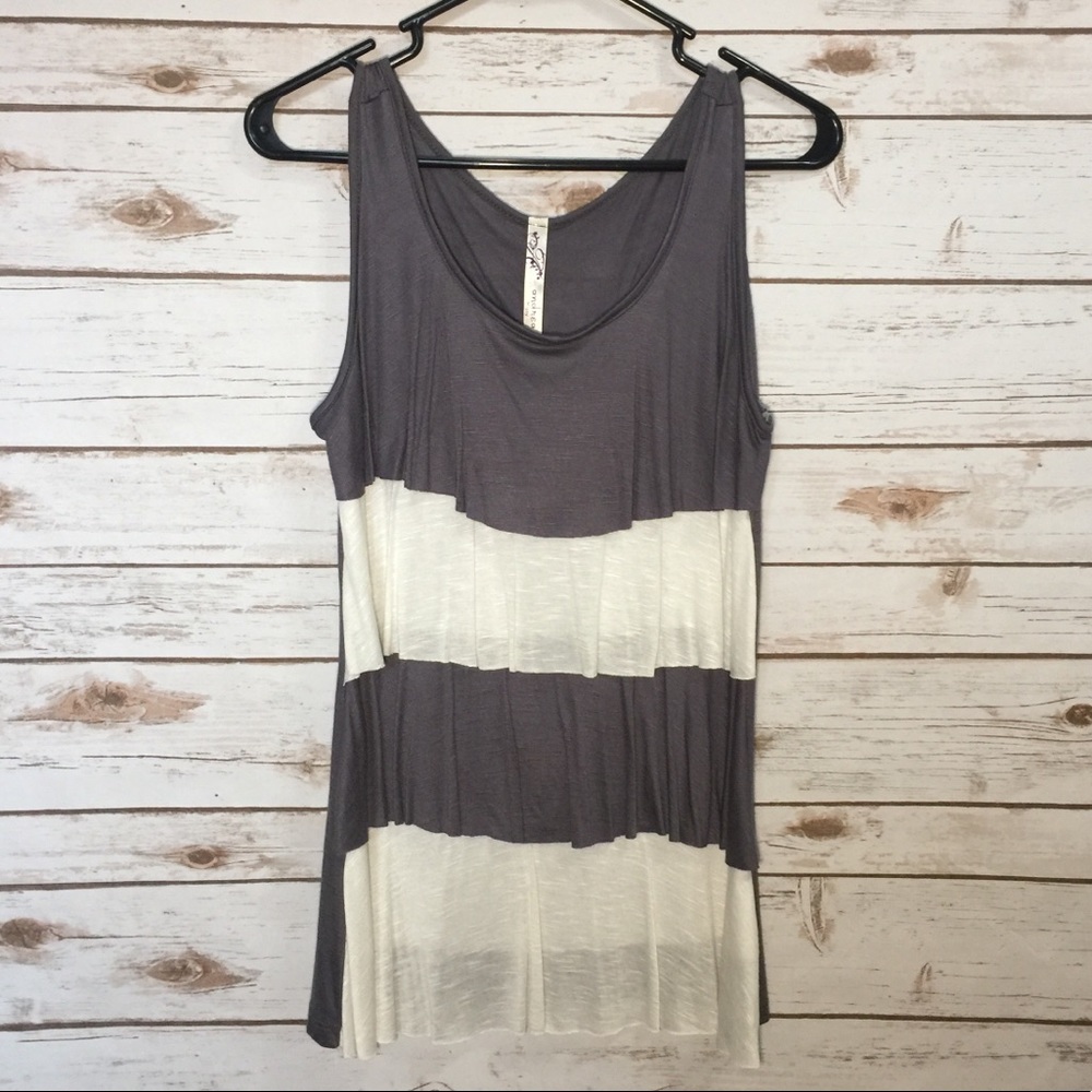 EUC Andrea Missy Tiered Sleeveless Top